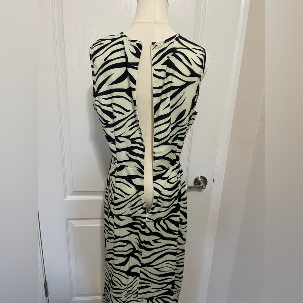 SHEIN Black and White Asymmetrical Bodycon Dress - Picture 9 of 10